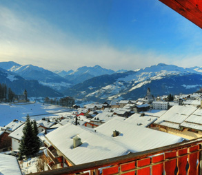 Aussicht über Falera in die Surselva