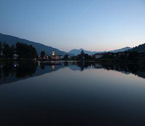 Laaxersee, im Hintergrund Laax Dorf